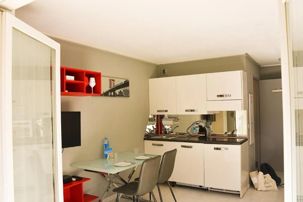 Apartment Studio Avec Terrasse A Nice
