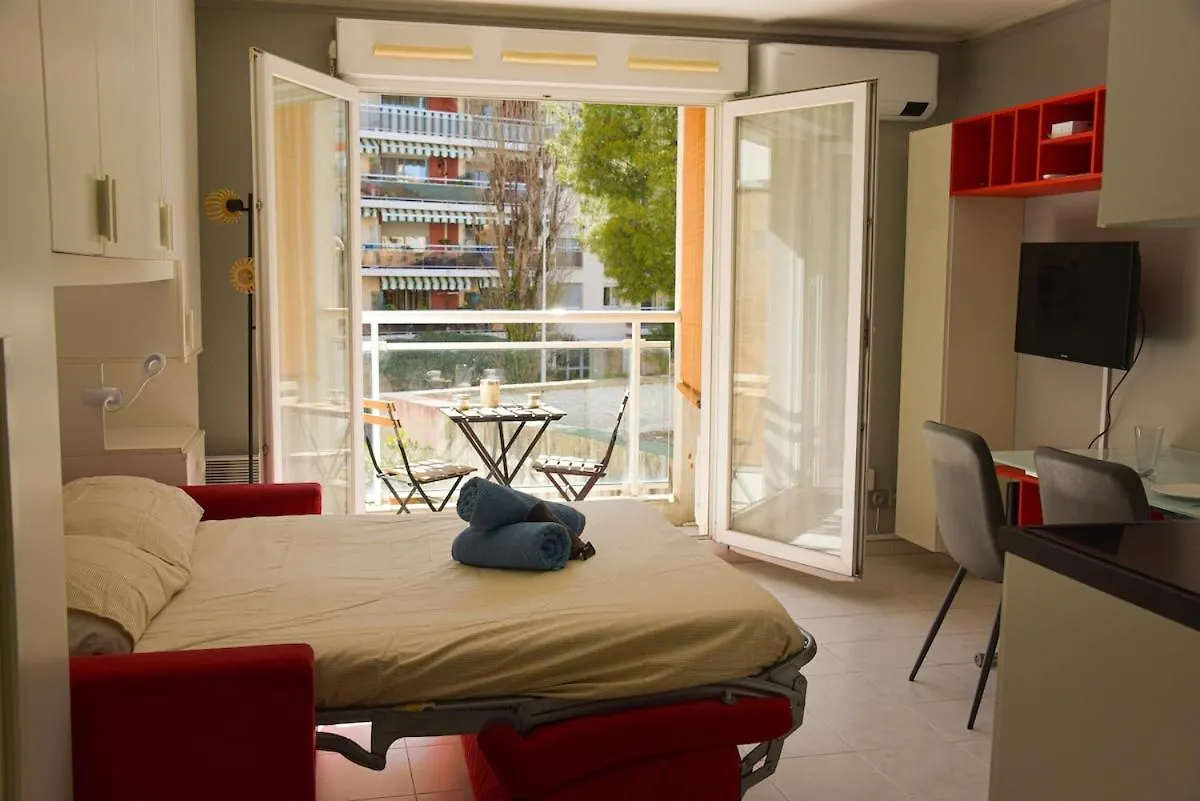 Studio Avec Terrasse A Nice France